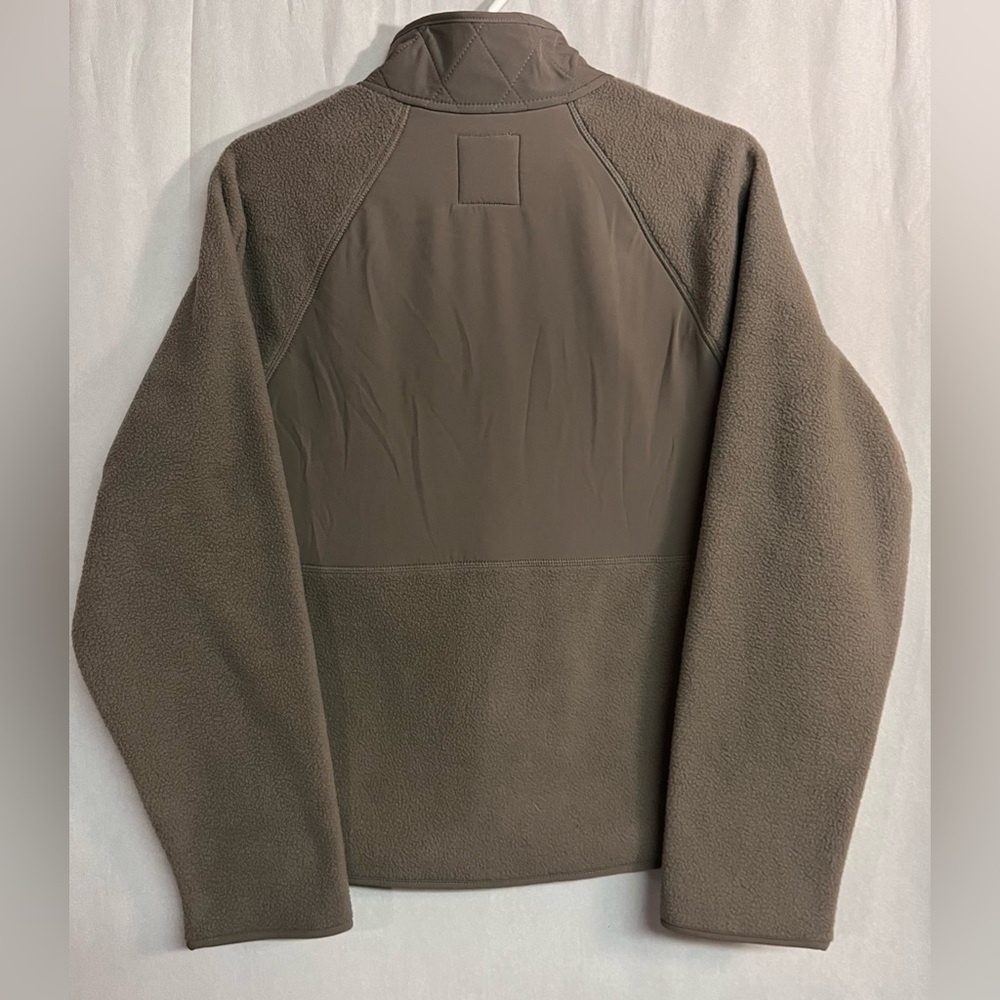 GapFit Women's Fleece Sherpa Button-Down Jacket NWT - Picture 5 of 6